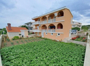 Apartments with a parking space Rtina - Miocici, Zadar - 13072